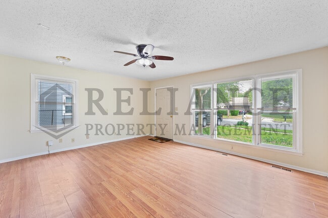 Building Photo - 4114 Vesta Dr