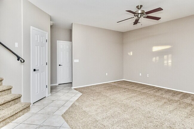 Building Photo - 472 East Placita Amuleto