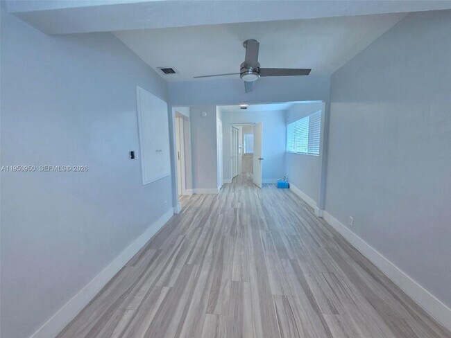 Building Photo - 250 NE 42nd St