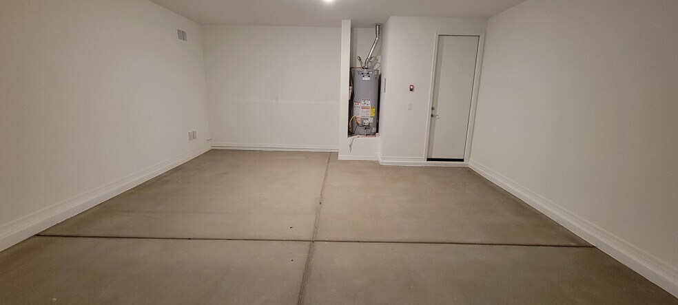 Garage - 9309 E Static Ave