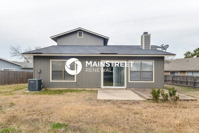 Building Photo - 3 Bedroom Pet-Friendly Home in San Antonio, TX with Main Street Renewal