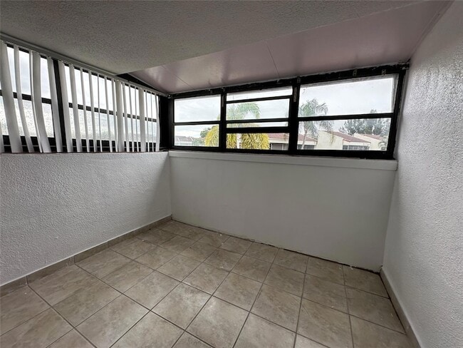 Building Photo - 6630 Racquet Club Dr