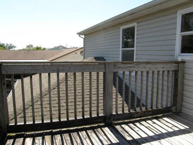 Building Photo - Multi Generation Rental Home centrally located in Spring Hill