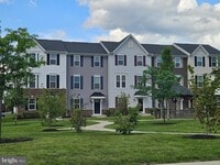 Building Photo - 251 Compass Dr