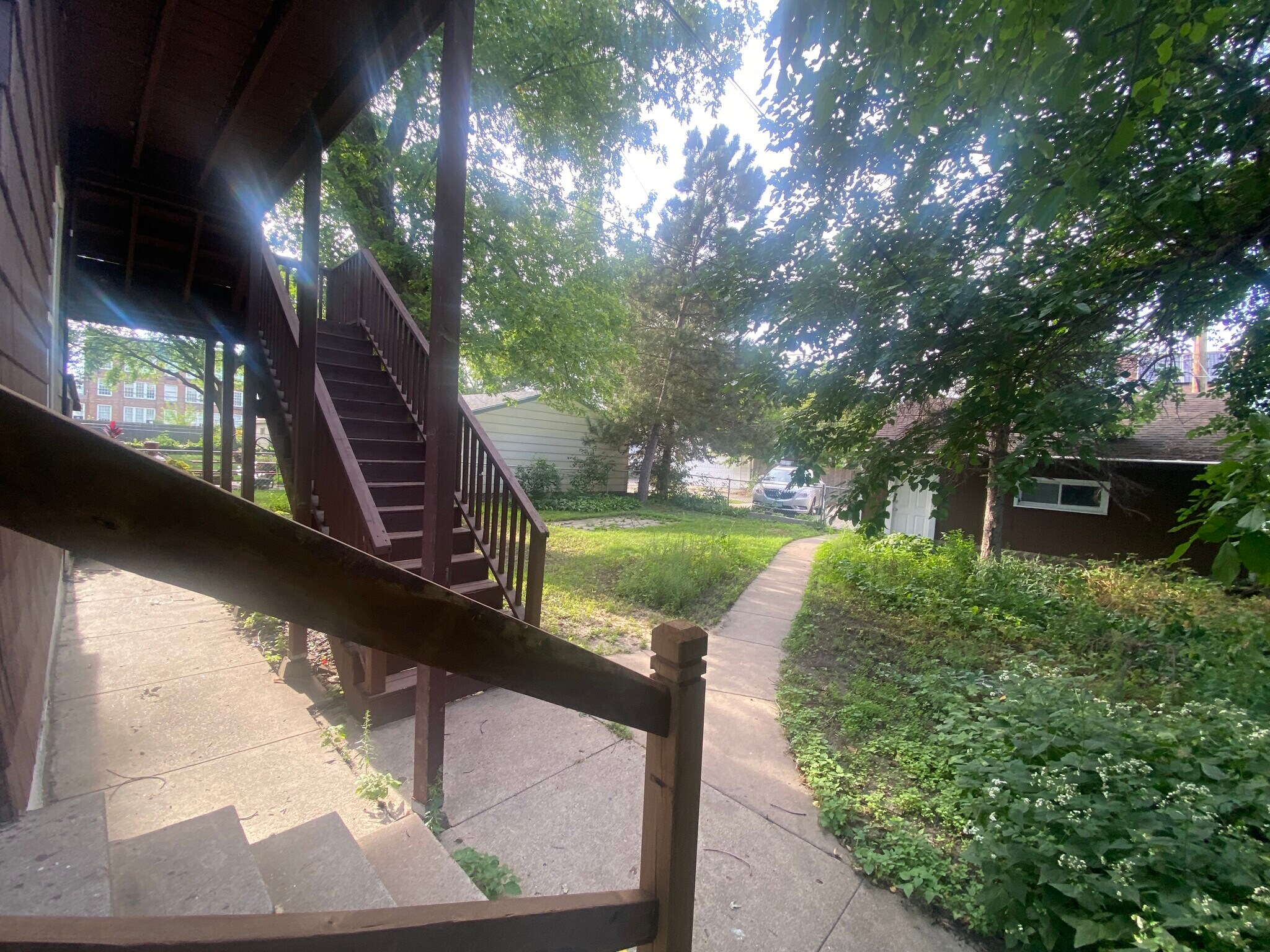 backyard - 419 Broadway St NE