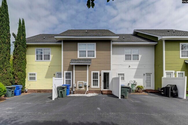 Building Photo - 302 Hampton Forest Drive