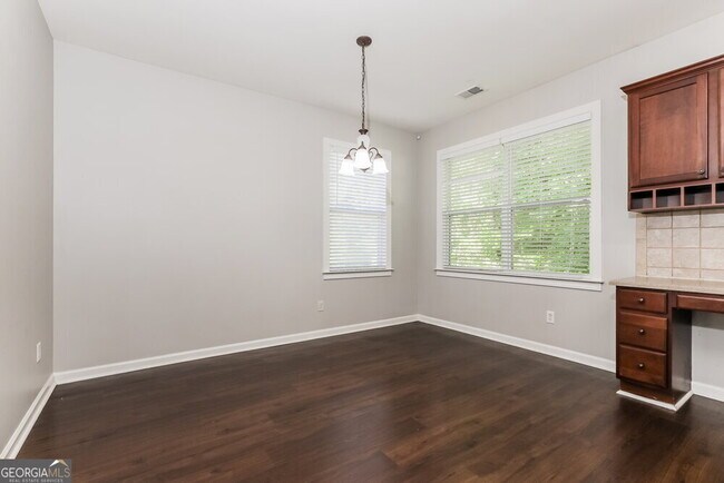 Building Photo - 2420 McIntosh Dr