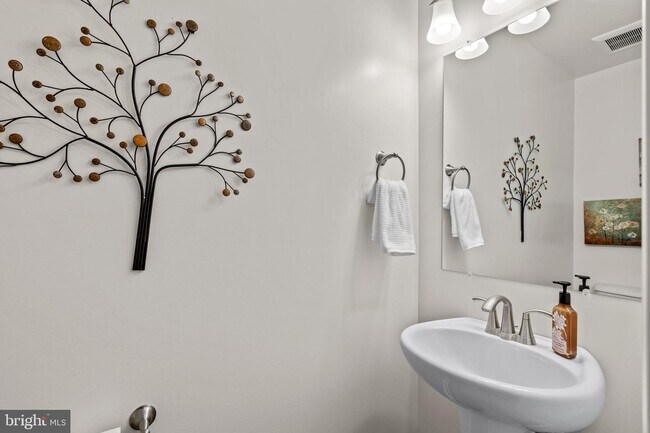 Building Photo - 2030 Ter Vw Ln