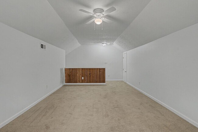 Building Photo - Carolina Lakes!