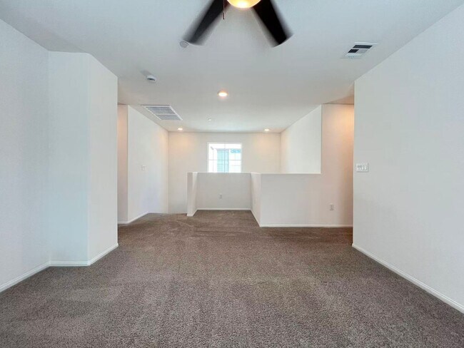 Building Photo - 1347 Graphite Ave