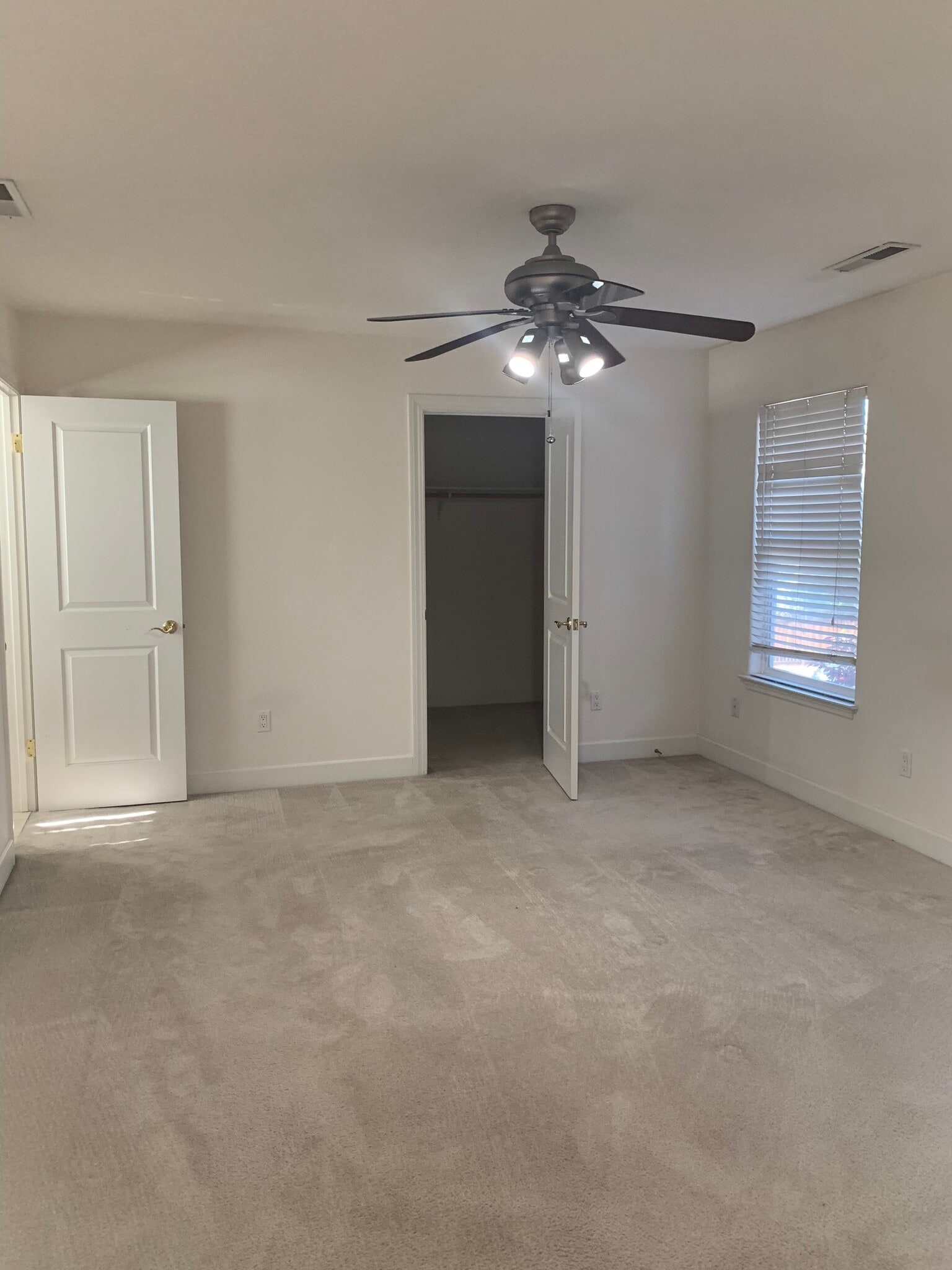 Master Bedroom - 400 Cypress Ave