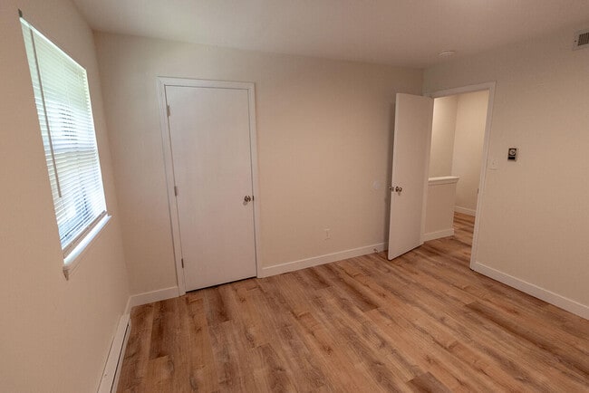 Building Photo - 3310 Belle Meade Dr