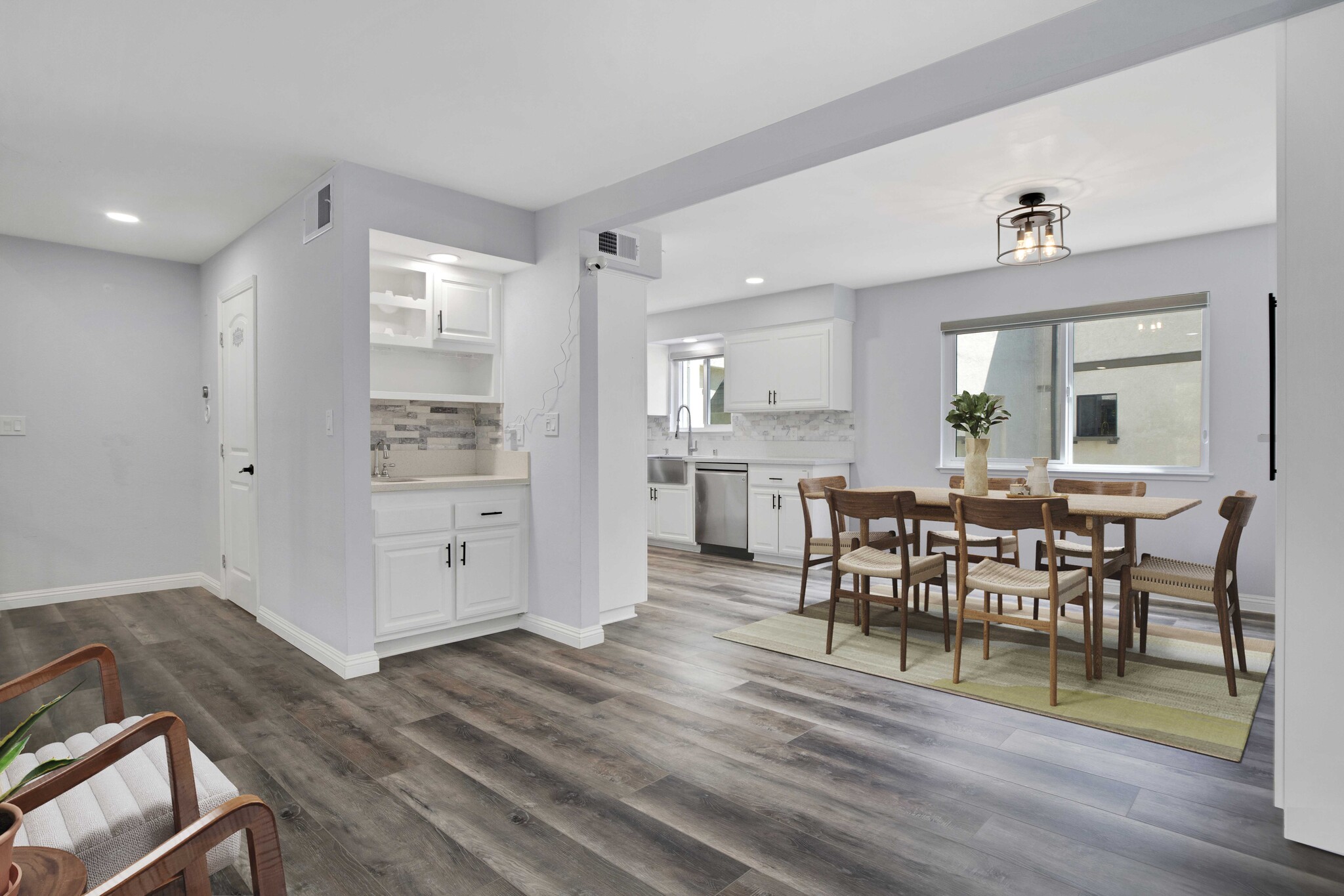 Wet Bar - Dining Room - 9000 Vanalden Ave