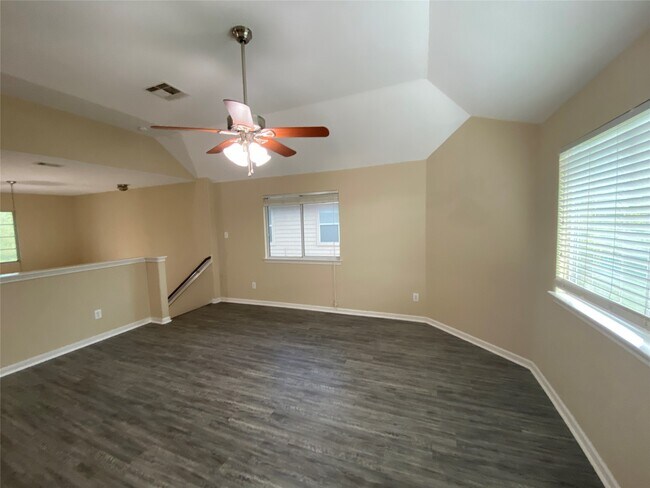 Building Photo - 4903 Summer Ridge Dr