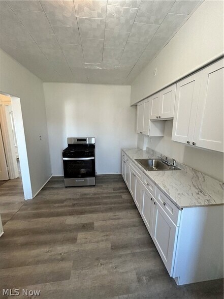 Building Photo - 2232 W 103rd St