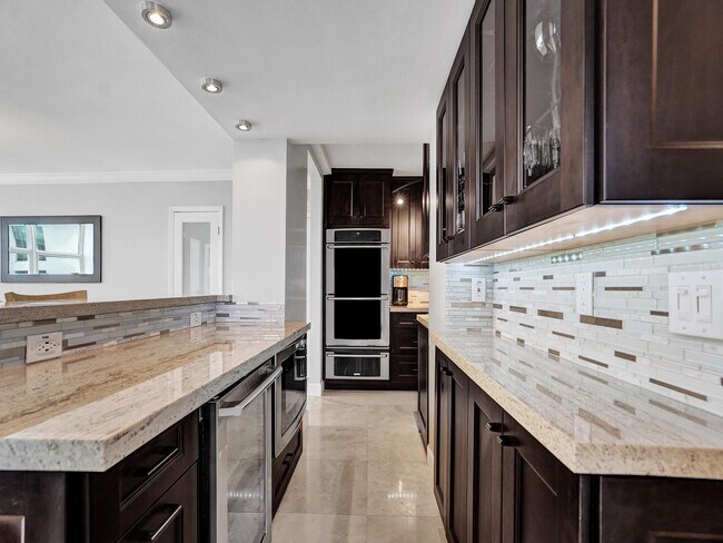 Building Photo - 209 N Fort Lauderdale Beach Blvd