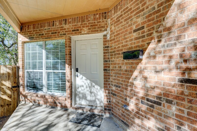 Building Photo - 10302 Buffum St