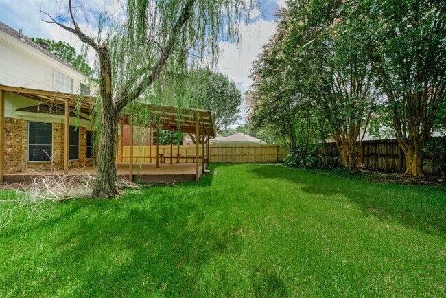 Building Photo - 215 Sunset Ridge Dr