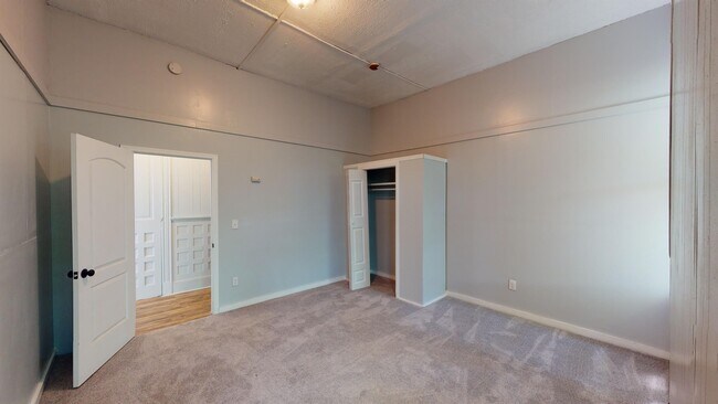 Building Photo - 2630 Stanton Ave