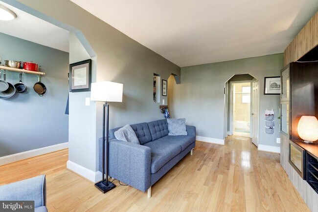 Building Photo - 1363 K St SE