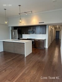 Building Photo - 106 W 14th St