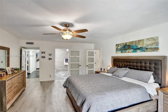 Building Photo - 5709 Bamboo Cir