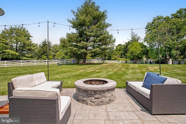 Building Photo - 5101 Redwing Dr