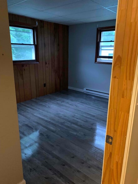 Building Photo - 108 E Albany St