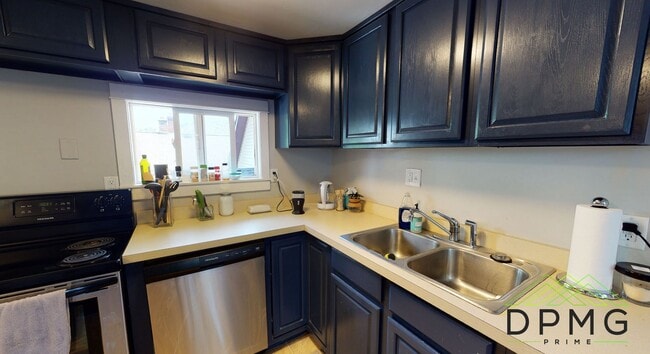 Building Photo - 132 S Clemens Ave