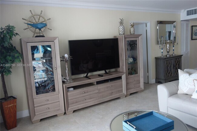 Building Photo - 5701 Collins Ave