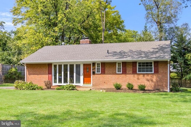 Primary Photo - 7406 Blackford St