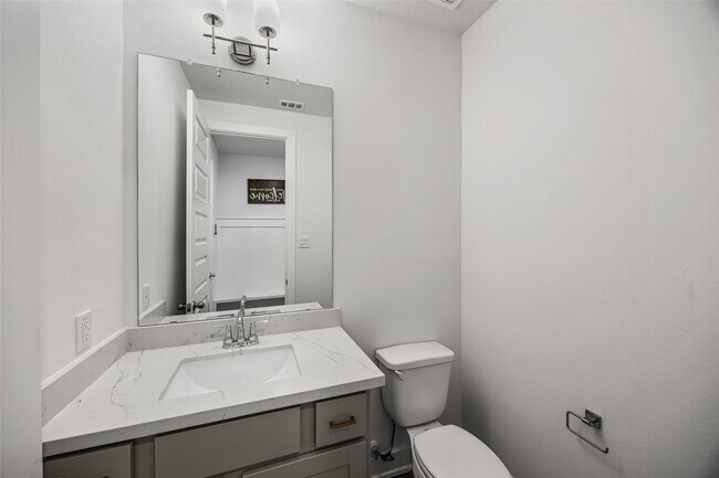 Building Photo - 29024 Red Lp Dr