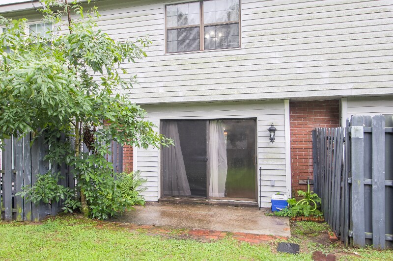 Building Photo - 34 Knollwood Cir