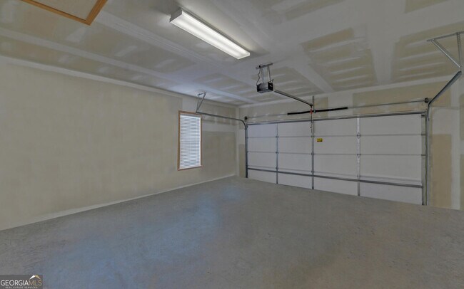 Building Photo - 6218 Azalea Way