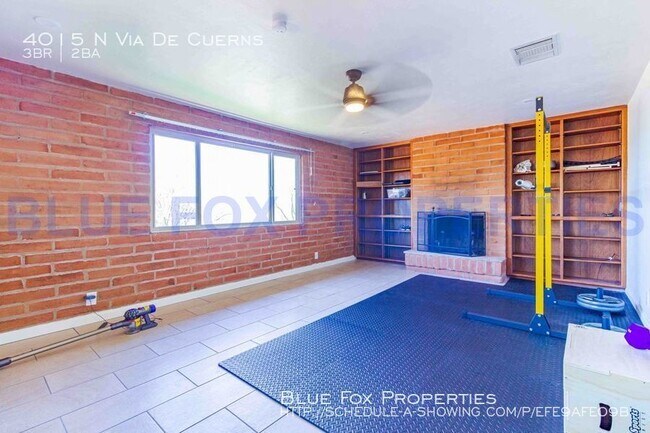 Building Photo - Foothills gorgeous home!
