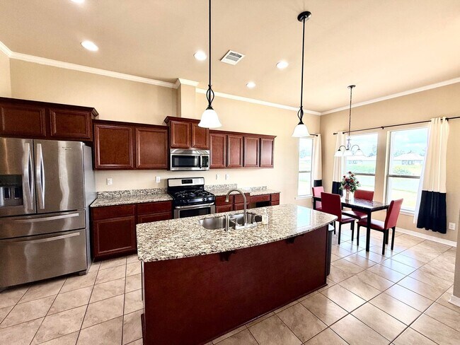 Building Photo - 39122 Bayou View Ave