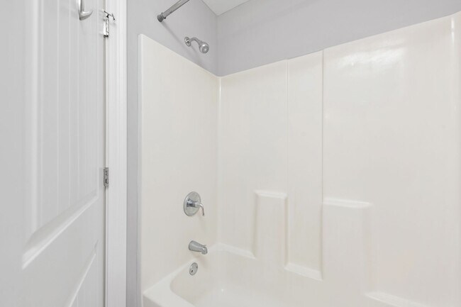 Building Photo - Charming 3-Bedroom Home in Pensacola – Clo...