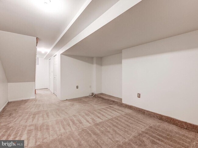 Building Photo - 1301 S Clinton St