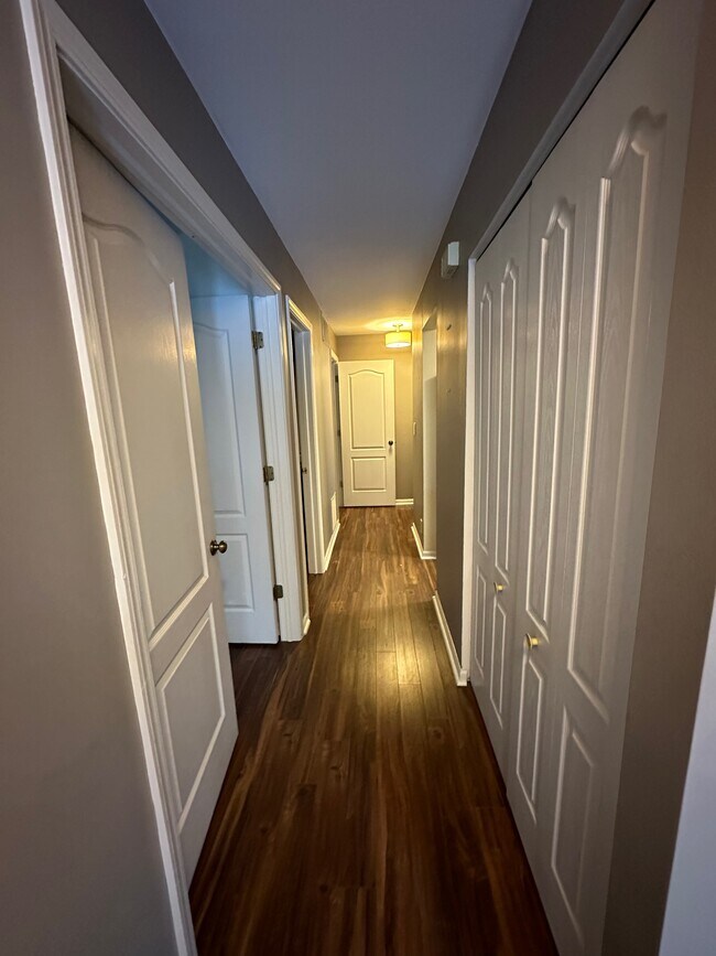 Building Photo - 386 Waterford Ct