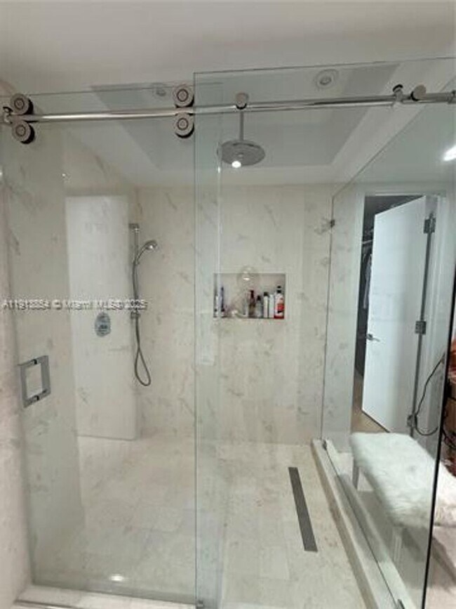 Building Photo - 19500 Turnberry Way