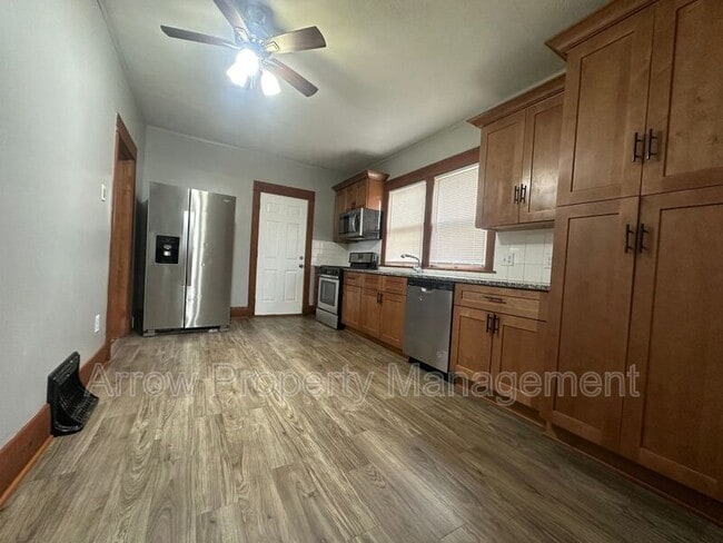 Building Photo - 626 N 23rd St