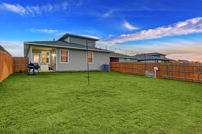 Building Photo - 113 Filifera Ct