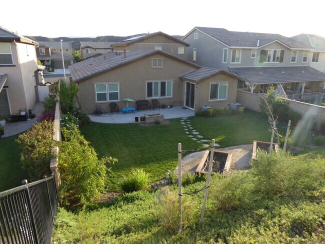 Building Photo - River Village 4 Bedroom Home in Santa Clarita.