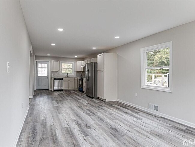 Building Photo - 19 Melville Rd