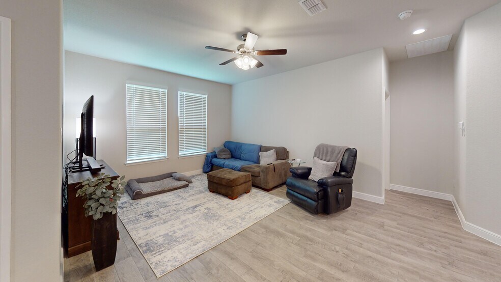 Building Photo - 817 Greenford Mnr