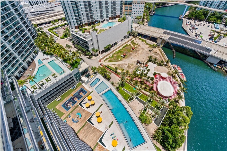Building Photo - 1300 S Miami Ave