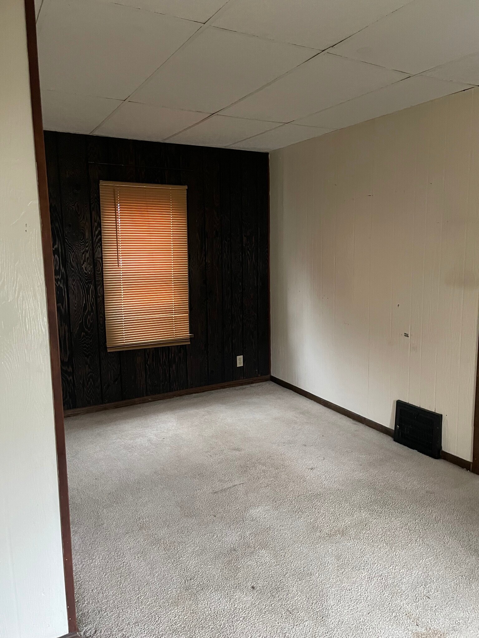 Living Room - 203 23rd St NW
