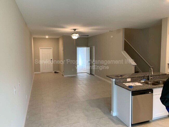 Building Photo - 9625 Pembrooke Pines Dr