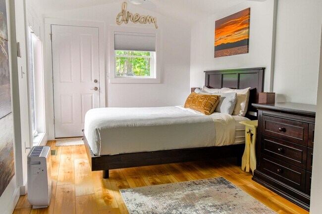 Building Photo - 72 Ridge Rd