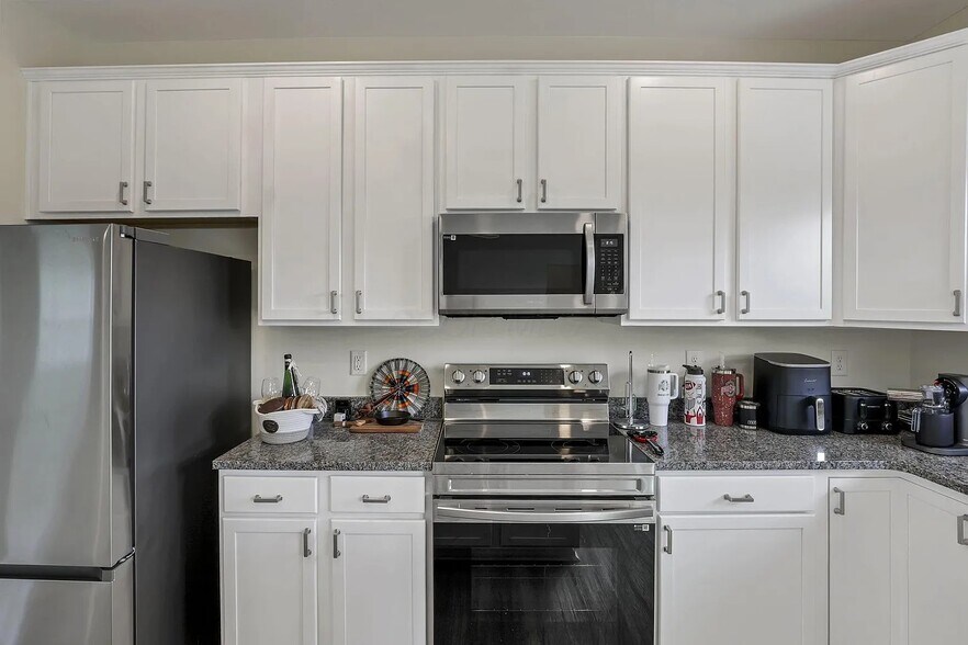 Building Photo - 111 Coyote Willow Dr